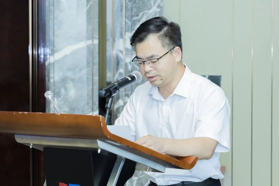 pornhub
纪委书记黄剑勇致辞.jpg